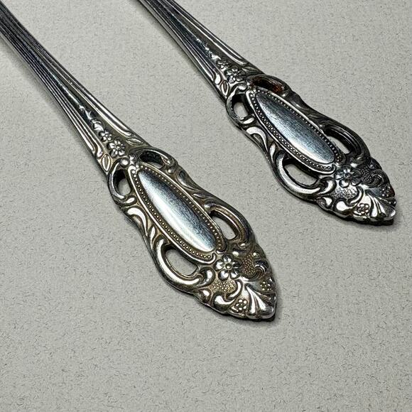 United Silver Co Artistic Rose Butter Knife, Sugar or Bouillon Spoon Stainless - Picture 3 of 7